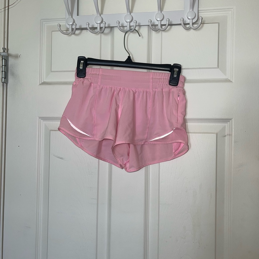 lululemon hotty hot shorts in miami pink, size 2, 2.5” inseam, low- mid rise